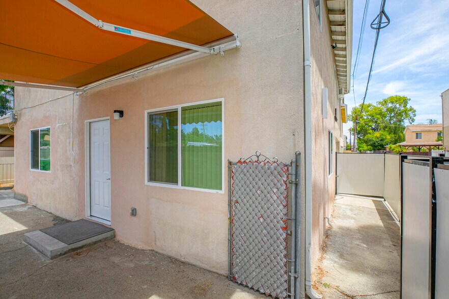 Building Photo - 12258 Vanowen St