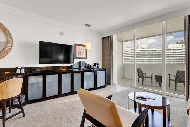 Building Photo - 4391 Collins Ave