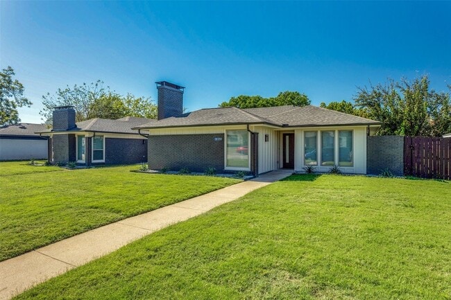 Building Photo - 200 Trellis Pl