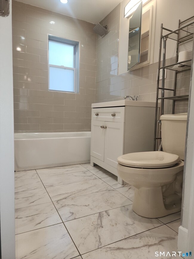 Building Photo - 83 Vernon St