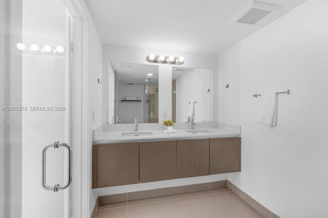 Building Photo - 6620 Indian Creek Dr