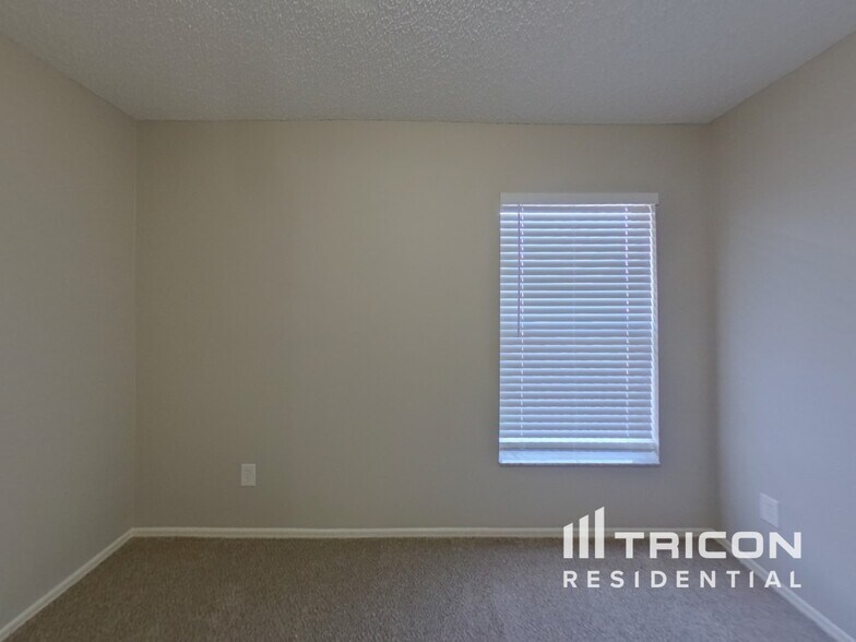 Building Photo - 10440 Coconut Grove Ln