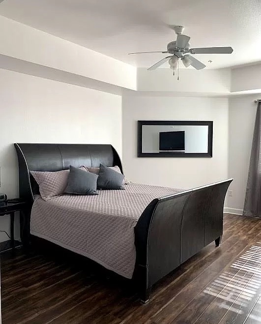 Upscale 3 Bedroom Condo Large Master Bedroom w/ Ensuite - 83 E Agate Ave