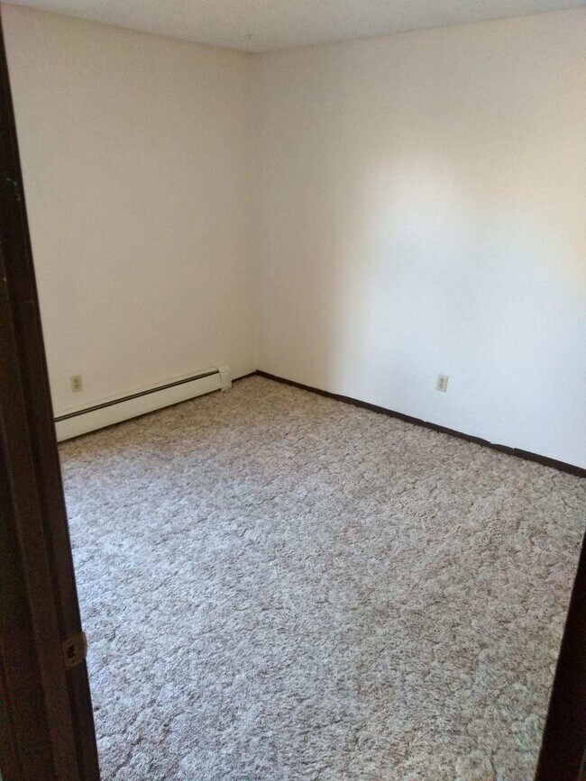 Building Photo - 620 7th St