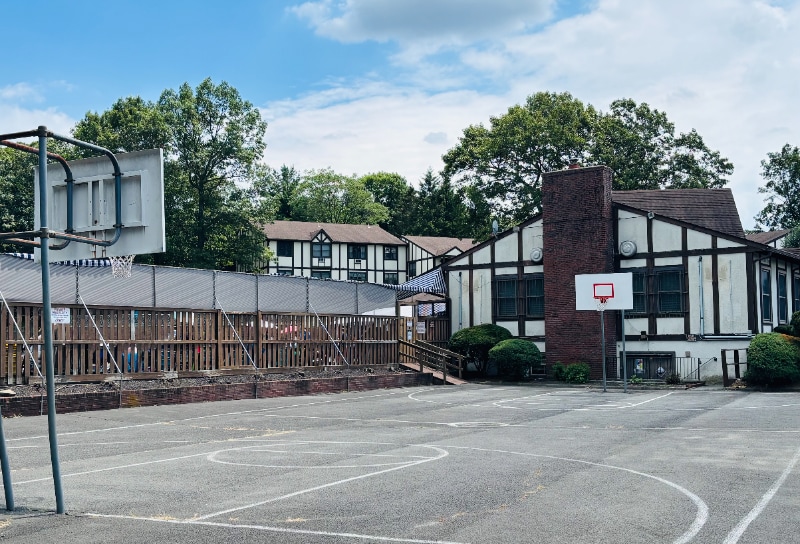 Building Photo - 613 Sierra Vista Ln