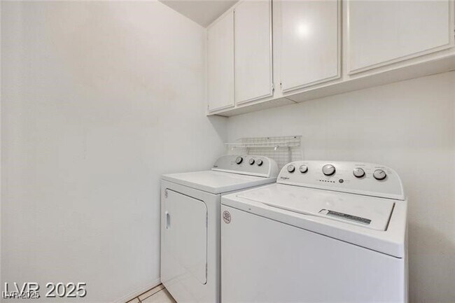 Building Photo - 2723 Seabridge Dr