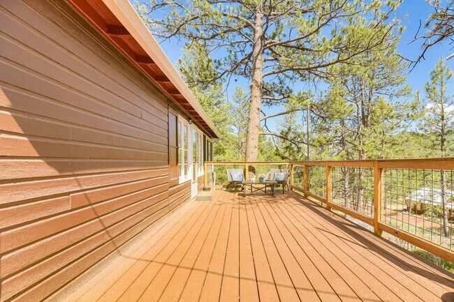 Building Photo - 28548 Park Ave