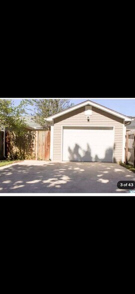 Building Photo - 507 Springview St SW