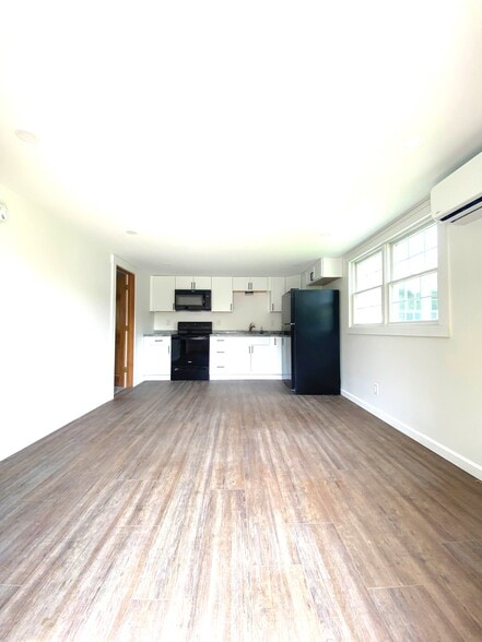 Building Photo - 60 Sheldon St