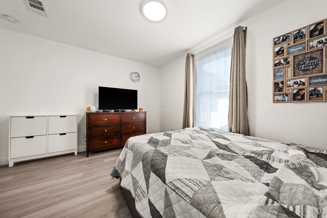 Building Photo - Welcome to your beautifully updated home!