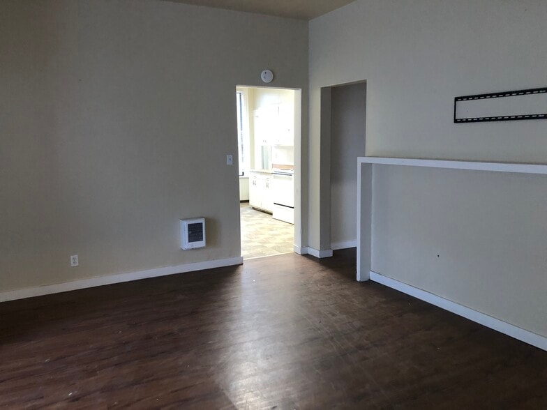 Building Photo - 415 NE Howard St