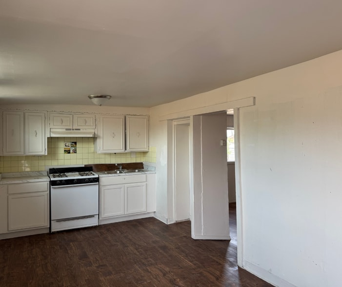Building Photo - 252 Hillview Ave