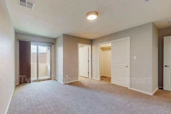 Building Photo - 4571 Villa Loma Ln NE