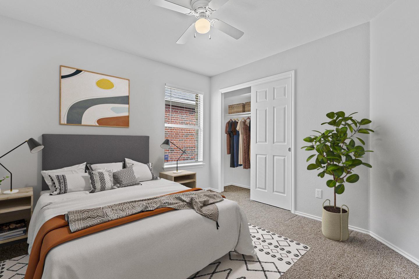 Building Photo - Spacious & comfy Willow Run home by Mills Pond