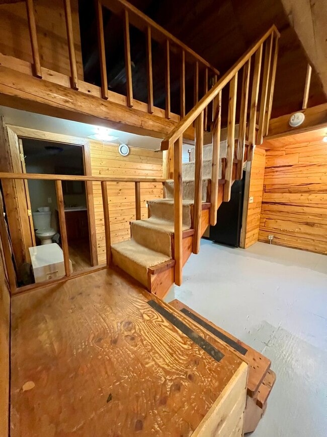 Building Photo - Cozy 1-Bedroom Cabin off Chena Hot Springs...