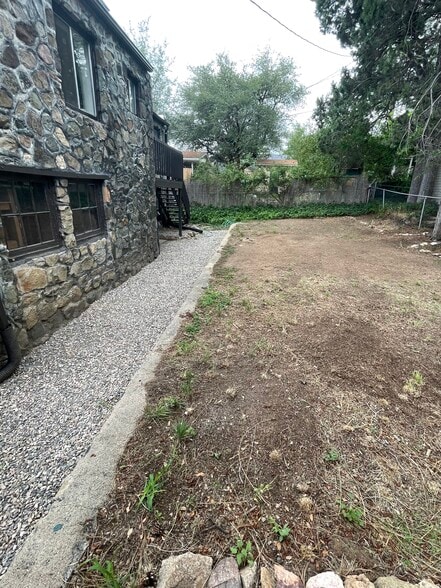 Back of House - Yard - 408 Aspen St