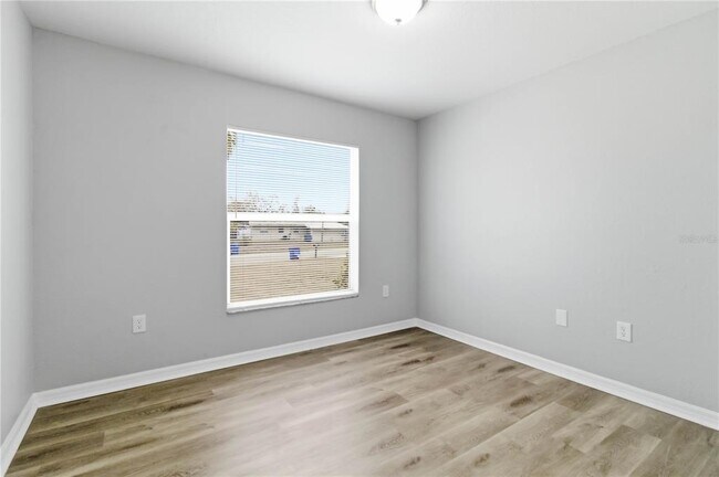 Building Photo - 6336 Florida Cir W