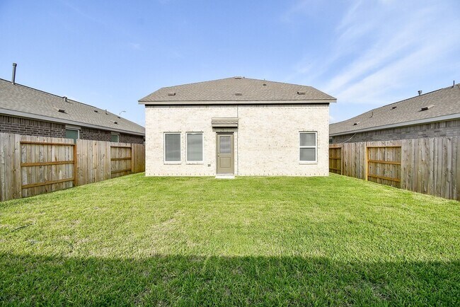 Building Photo - 3045 Fantasy Ter Dr