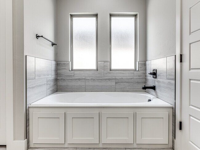 Building Photo - 14517 Chambord Dr