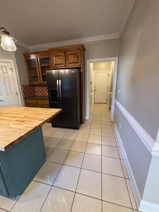 Building Photo - 522 Saint Helene Ct