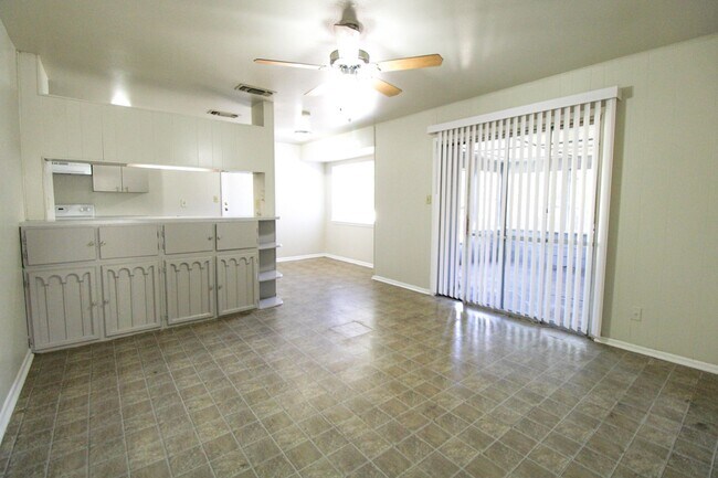 Building Photo - 10906 Lands Run St