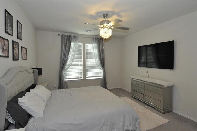 Building Photo - 1717 T H Johnson Dr