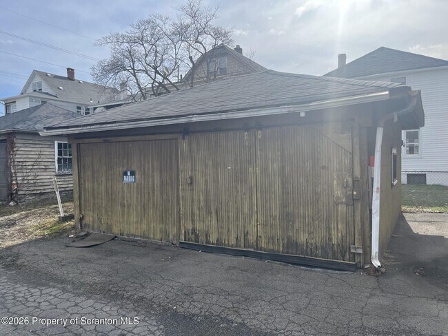 Building Photo - 1139 Sanderson Ave