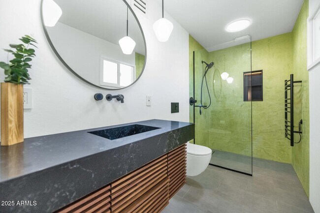 Building Photo - 3234 E Larkspur Dr