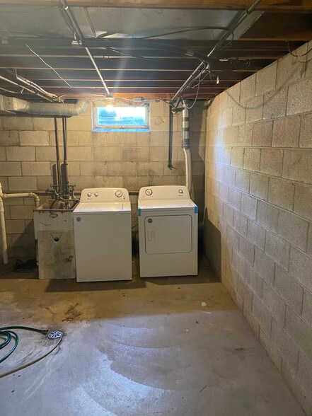 Building Photo - 1325 Camden Way