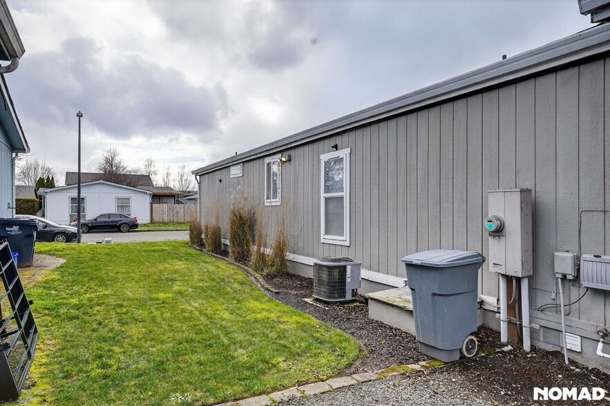 Building Photo - 1325 Bramblewood Ln