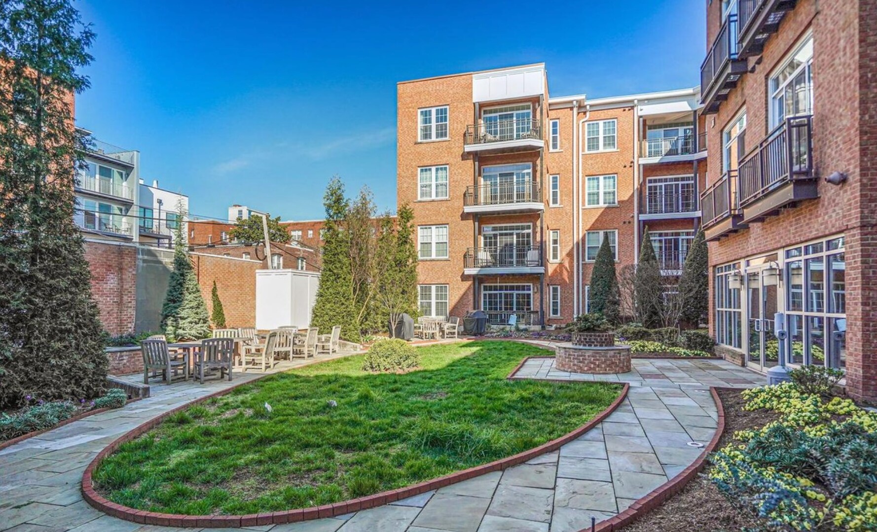Building Photo - 1451 Belmont St NW