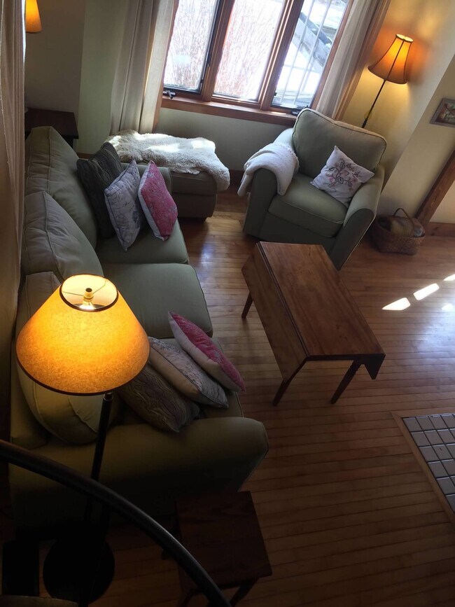 Primary Photo - 1456 Bliss Rd