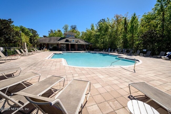 Building Photo - 8432 Thornbush Ct