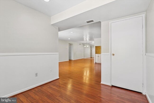 Building Photo - 3204 Delaire Landing Rd