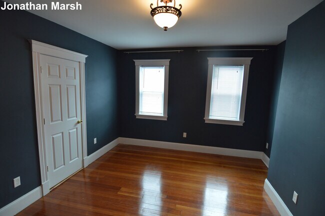 Building Photo - 97 Cushing Ave