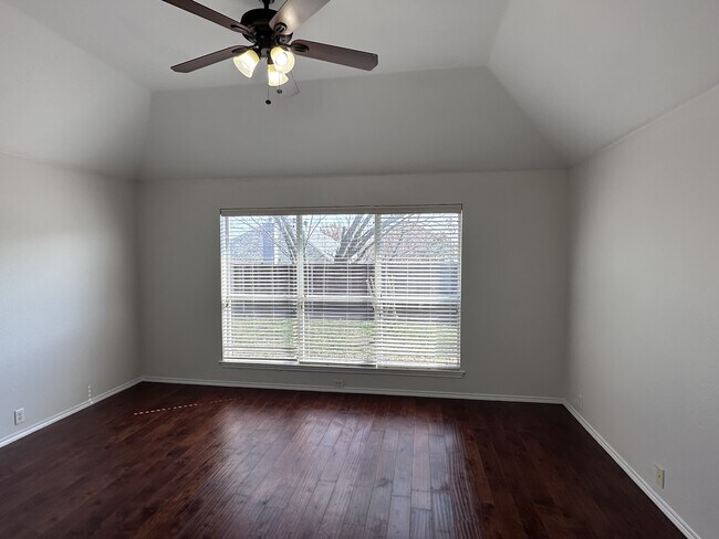 Building Photo - 3626 English Oak Dr