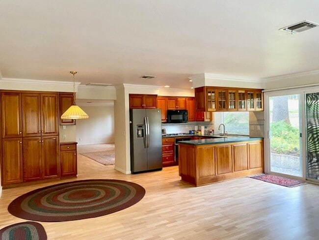 Building Photo - Spacious 2 Bedroom Home with Office, Quiet and Peaceful Alta Sierra Location