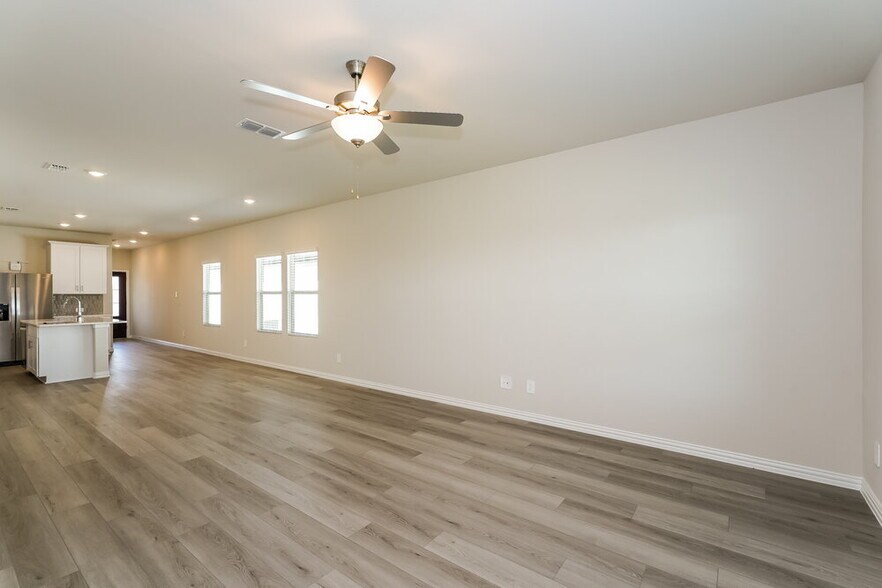 Building Photo - 831 Wisteria Ln