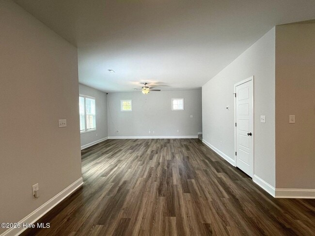 Building Photo - 143 Lonesome Glory Dr