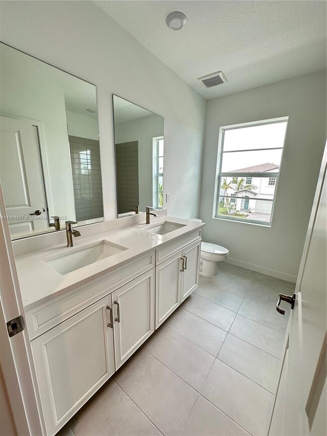 Building Photo - 7262 Lenora Ln