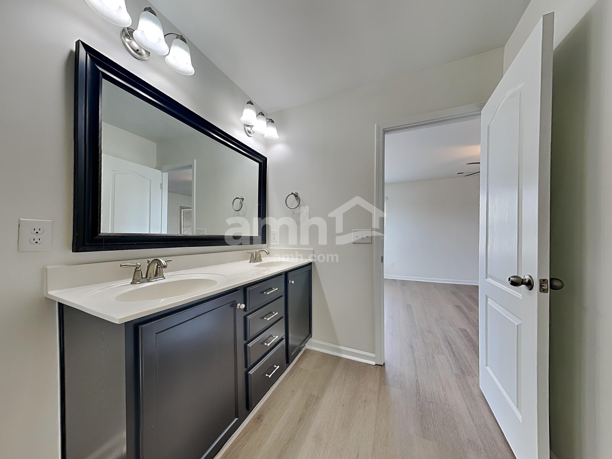 Building Photo - 15141 Taylor Ridge Ln