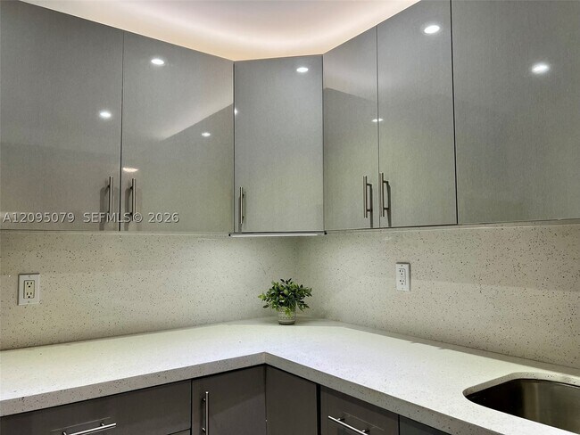 Building Photo - 7825 Miller Dr