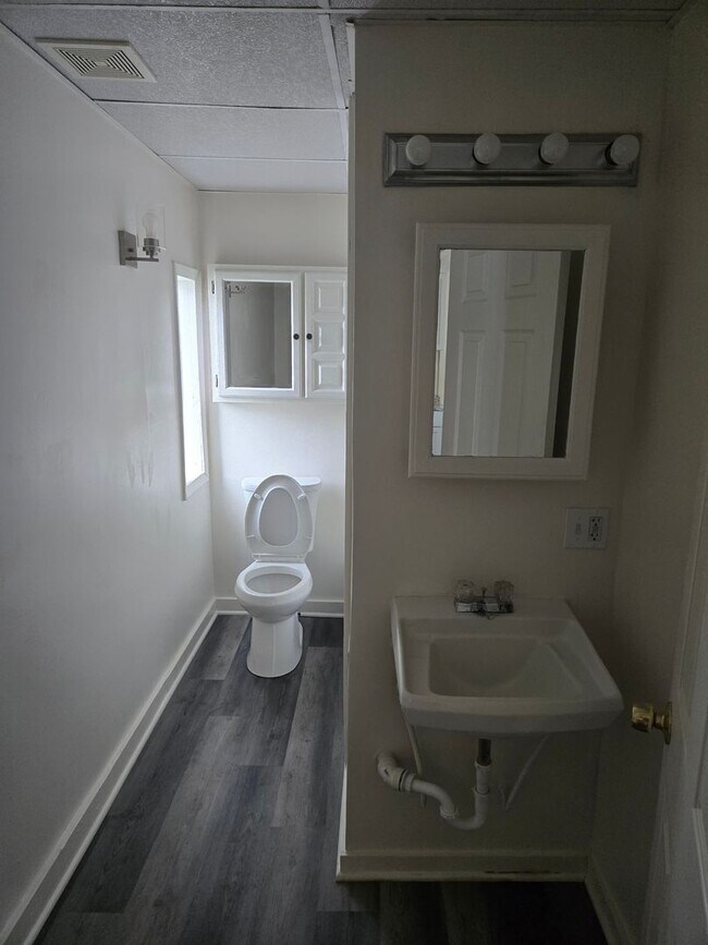 Building Photo - 48 Clark St