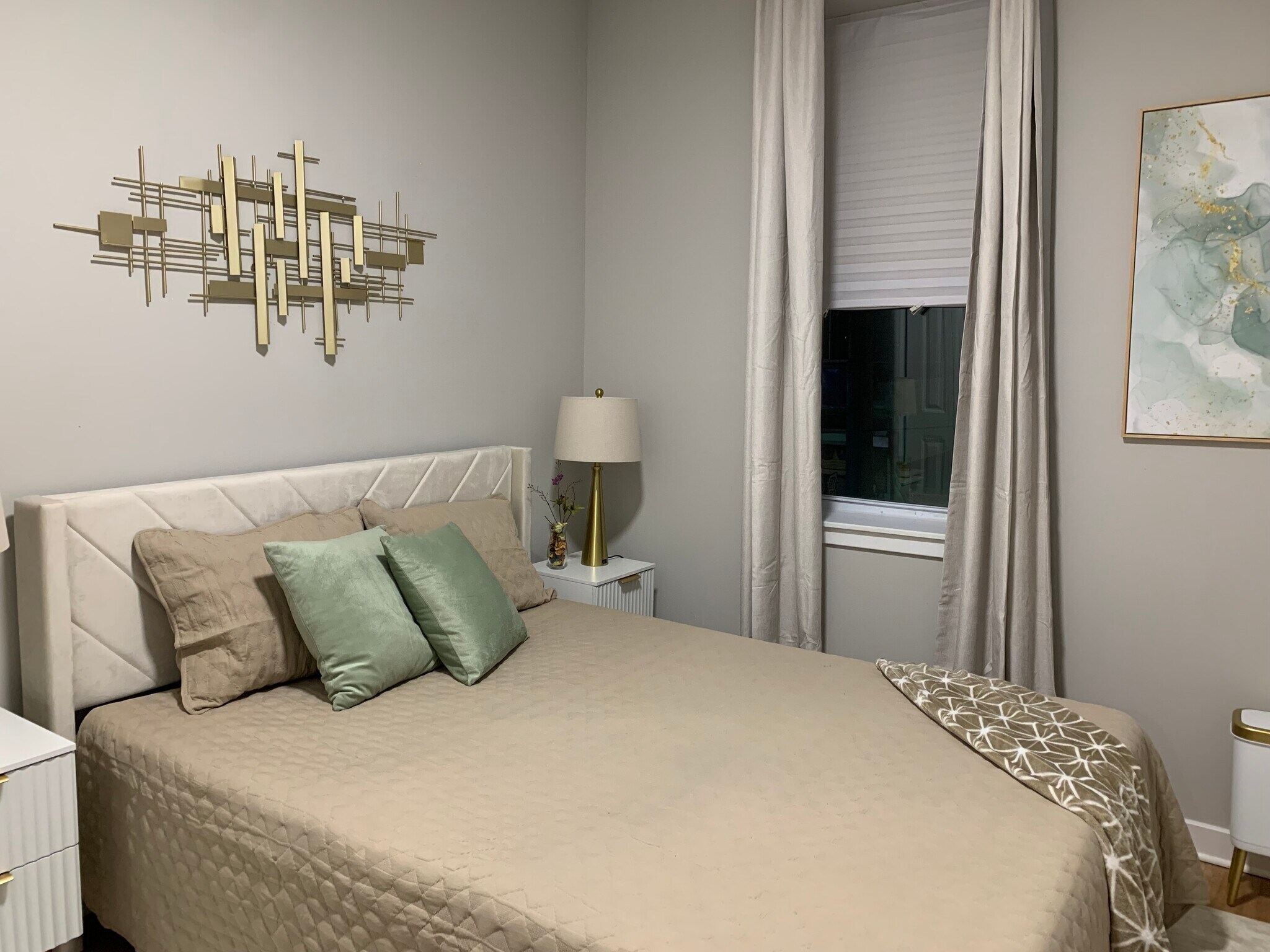 Building Photo - 2556 Germantown Ave