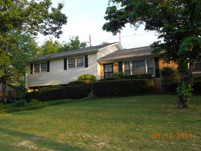 Building Photo - 2320 Mountain Oaks Ln