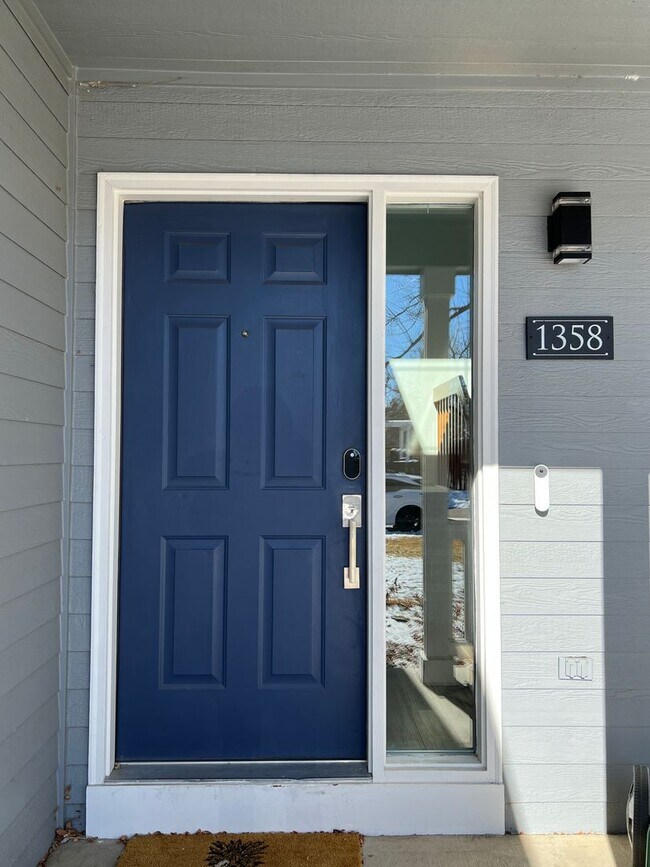 Building Photo - 4-Bedroom Gem in Erie: Modern Luxury, Ideal Space! Available March