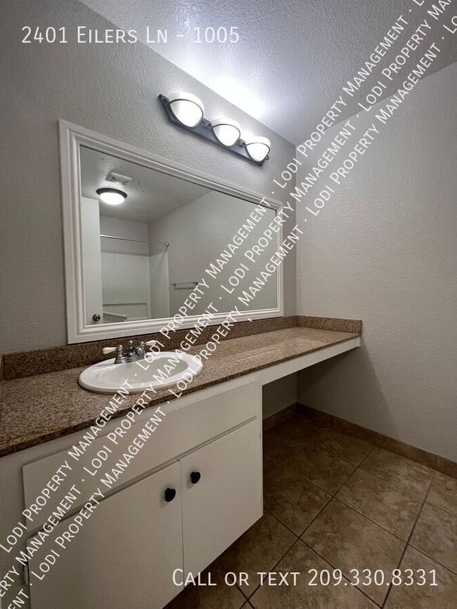 Building Photo - 2401 Eilers Ln