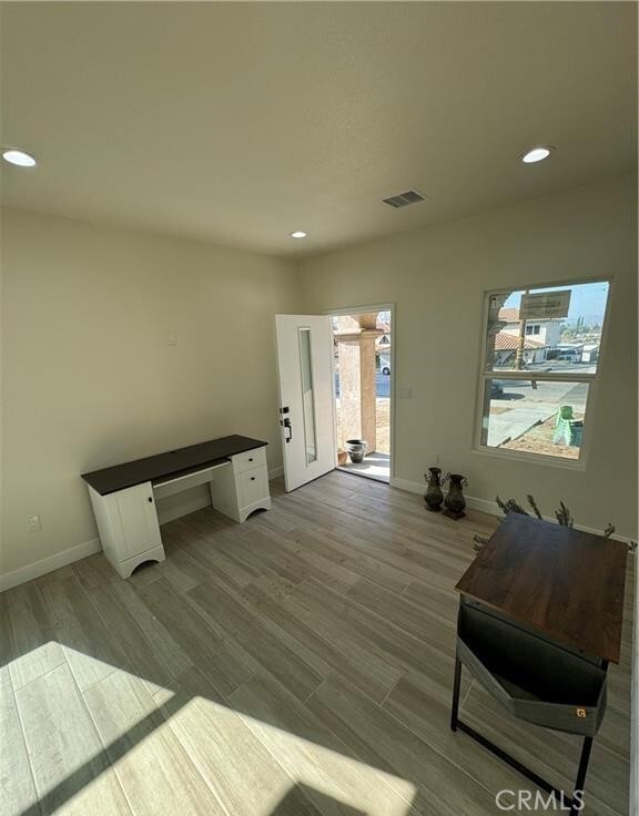 Building Photo - 1410 E Yucca Dr