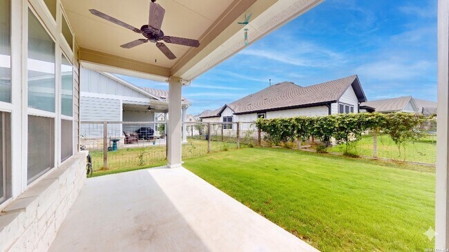 Building Photo - 11526 Hollering Pass