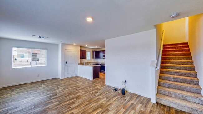 Building Photo - "Spacious 3-Bed Townhouse with Granite Tou...